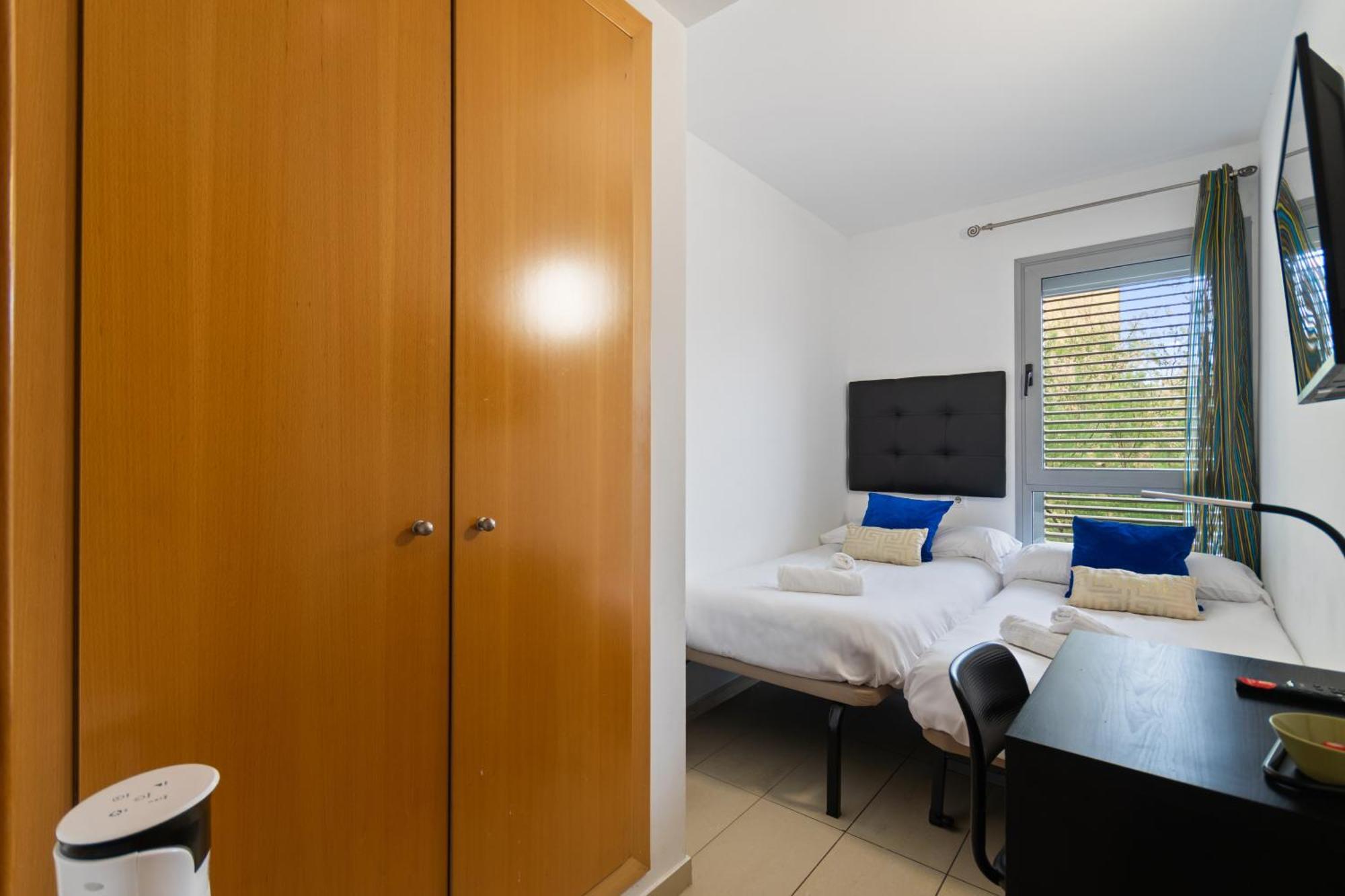 Fira Gran Via 2 - Private Rooms In A Shared Apartment - Habitaciones Privadas En Apartamento Compartido L’Hospitalet de Llobregat Exterior foto